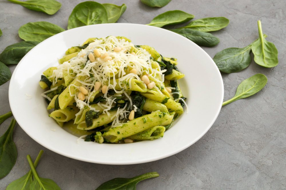 cestoviny so špenátom a cesnakom