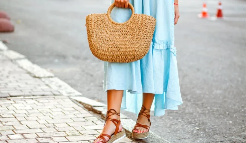 modne-a-pohodlne-oblecenie-do-mesta-objavte-kolekcie-damskych-sandalov